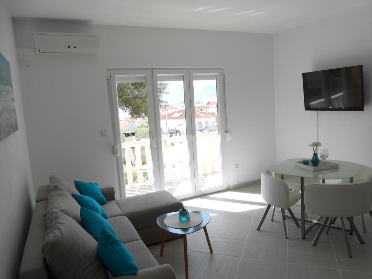 Apartments With A Parking Space Okrug Gornji, Ciovo - 13859 Trogir Extérieur photo