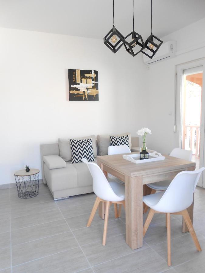 Apartments With A Parking Space Okrug Gornji, Ciovo - 13859 Trogir Extérieur photo