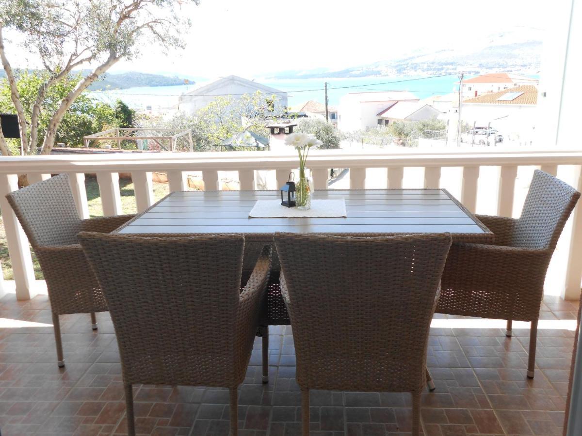 Apartments With A Parking Space Okrug Gornji, Ciovo - 13859 Trogir Extérieur photo